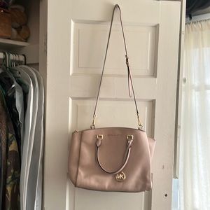 Michael Kors pastel pink medium to large size crossbody purse 🩷